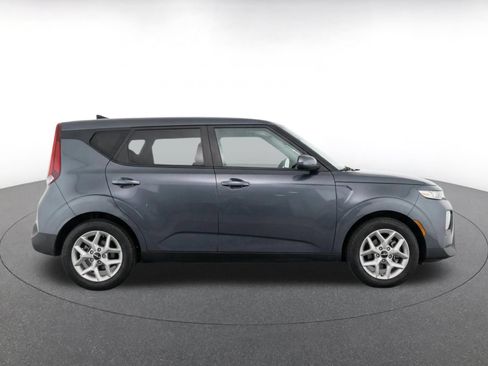 Used 2025 Kia Soul LX w/ LX Technology Package FWD image 14