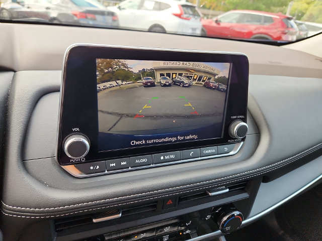 Used 2023 Nissan Rogue S AWD/4WD image 18