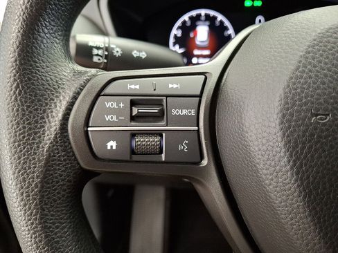 Used 2023 Honda HR-V LX image 9