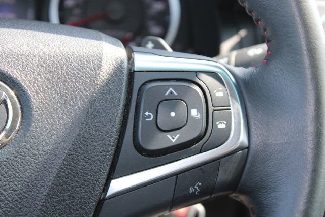 Used 2015 Toyota Camry SE FWD image 16