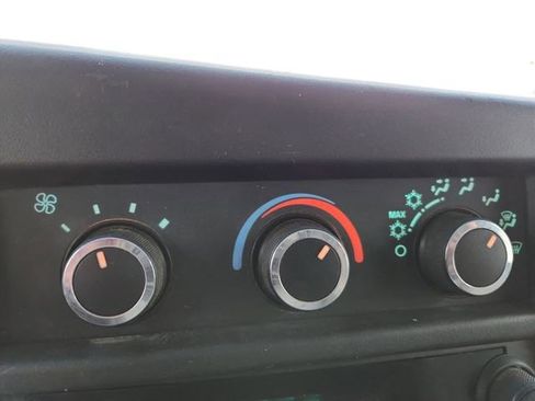 Used 2011 Chevrolet Express 3500 Extended image 15