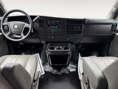 Used 2020 Chevrolet Express 3500 RWD image 13