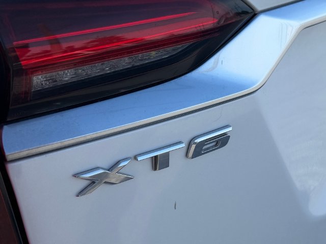 Certified 2020 Cadillac XT6 Premium Luxury FWD image 11