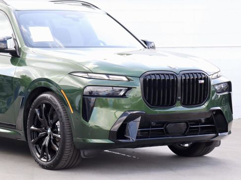 Used 2024 BMW X7 M60i w/ Executive Package image 2