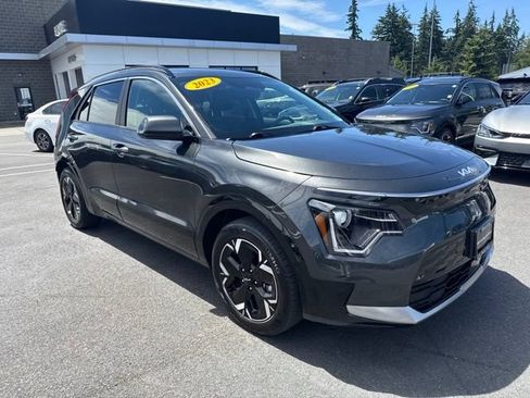 Certified 2023 Kia Niro Wind w/ Wind Preserve Package FWD image 3