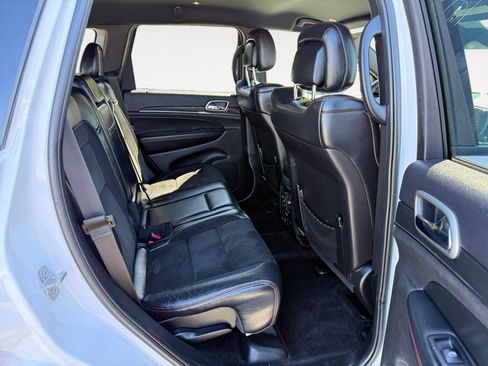 Used 2017 Jeep Grand Cherokee Trailhawk w/ Jeep Active Safety Group image 18