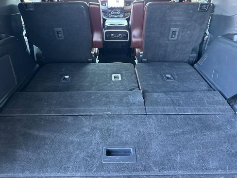 Used 2024 Ford Expedition Limited image 12