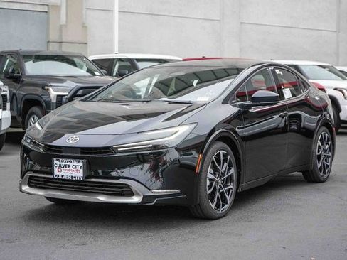 New 2026 Toyota Prius Plug-In Hybrid FWD image 3