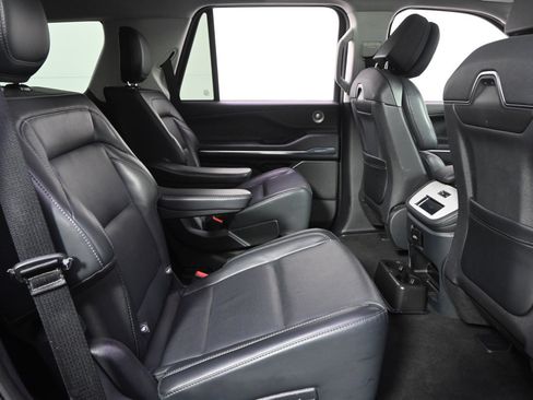 Used 2025 Lincoln Navigator Reserve AWD/4WD image 18