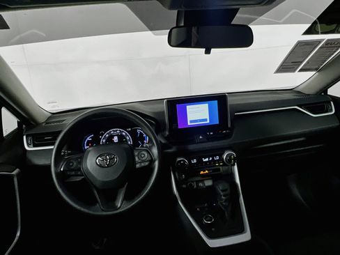 Used 2025 Toyota RAV4 XLE AWD/4WD image 30