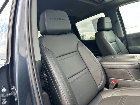 Used 2022 GMC Sierra 1500 Denali w/ Driver Alert Package II AWD/4WD image 38