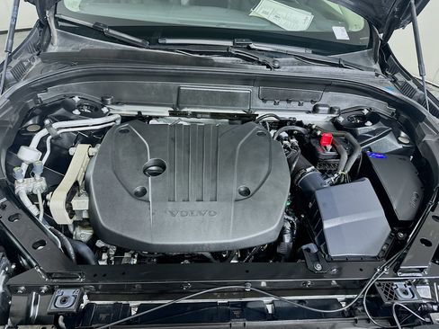 Used 2025 Volvo XC60 B5 Plus image 34