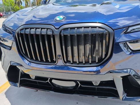 Used 2026 BMW X7 xDrive40i w/ M Sport Package AWD/4WD image 6