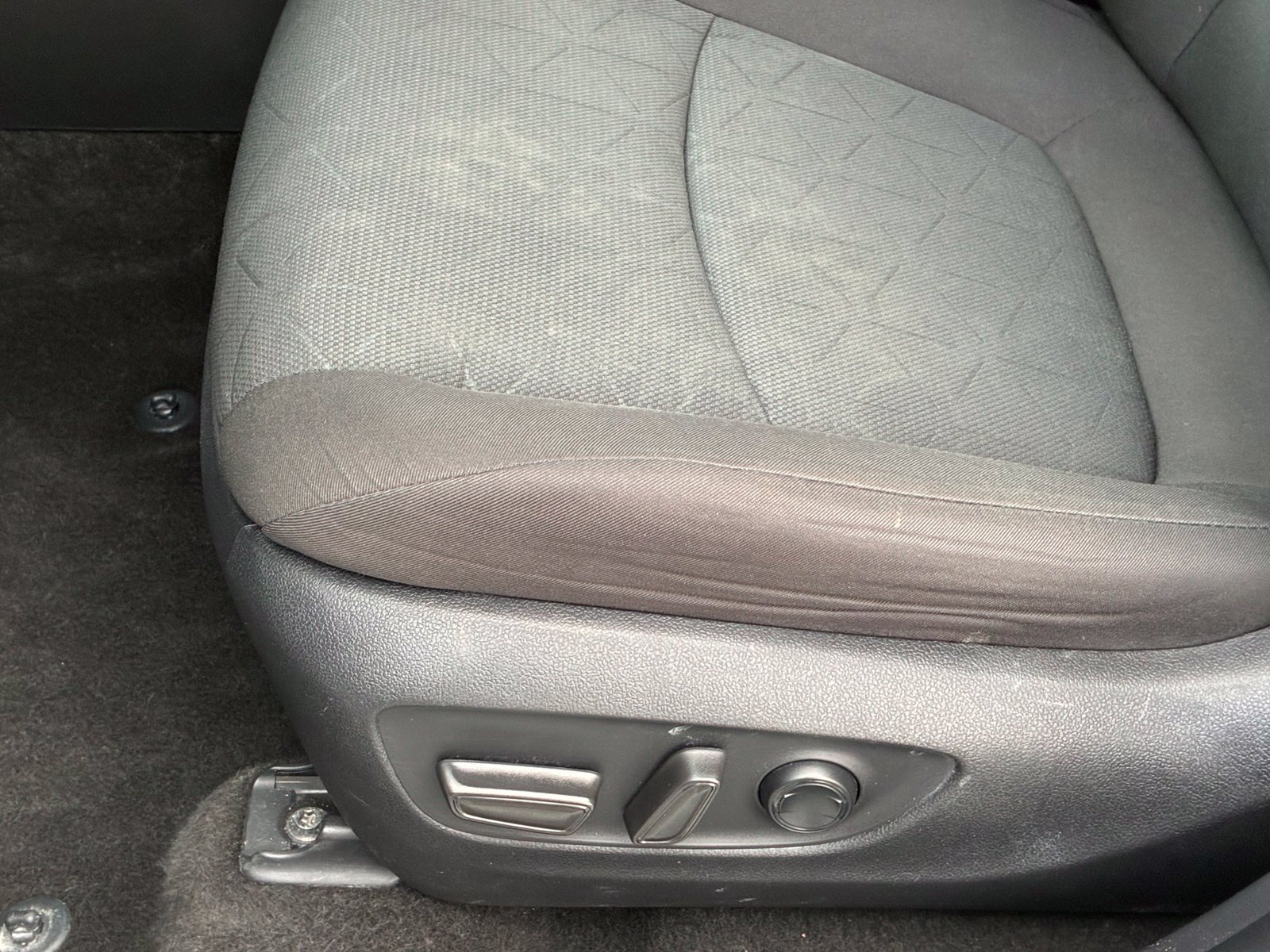 Used 2023 Toyota RAV4 XLE FWD image 15