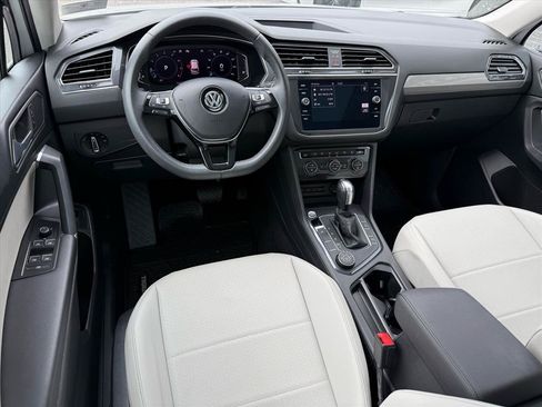 Used 2020 Volkswagen Tiguan SEL AWD/4WD image 13