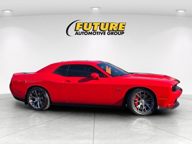 Used 2015 Dodge Challenger SRT w/ Technology Group RWD image 3