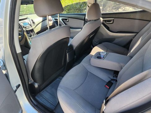 Used 2014 Hyundai Elantra SE w/ Option Group 02 image 8