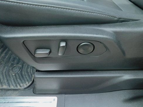 Used 2024 Chevrolet Silverado 2500 LTZ w/ LTZ Convenience Package image 11