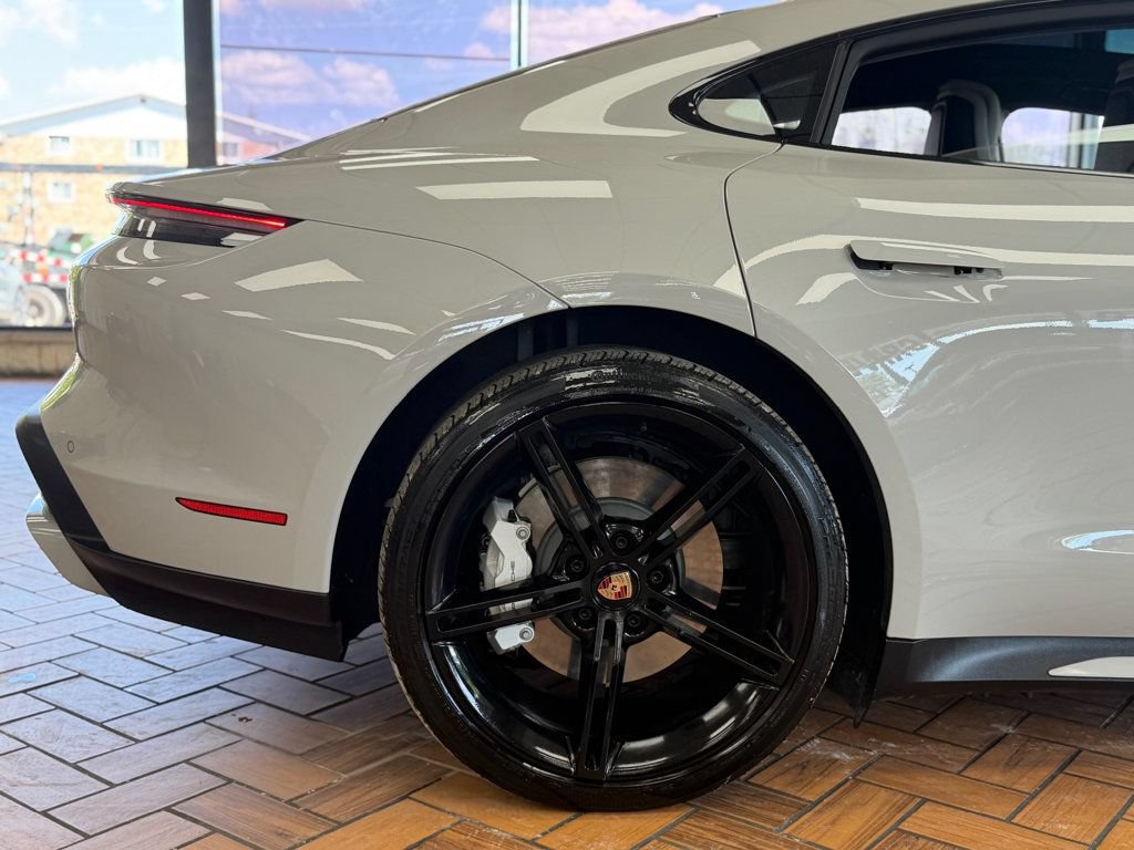 Used 2021 Porsche Taycan Turbo w/ Premium Package AWD/4WD image 9