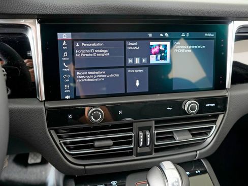 New 2026 Porsche Macan image 24