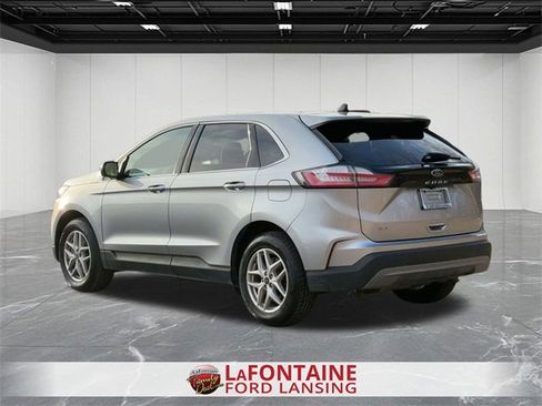 Used 2023 Ford Edge SEL image 3