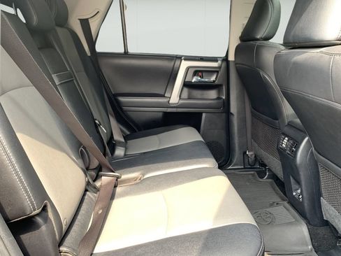 Used 2022 Toyota 4Runner SR5 Premium w/ Moonroof Package AWD/4WD image 37