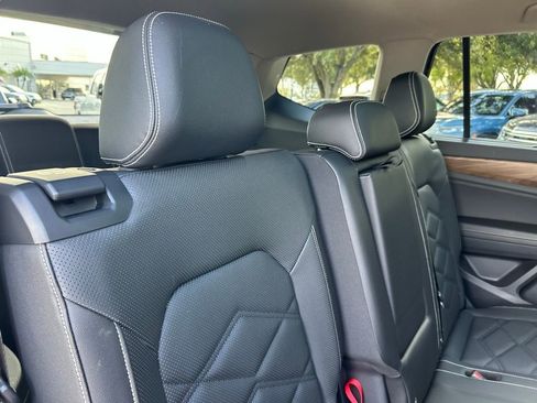 Used 2025 Volkswagen Atlas SE w/ Panoramic Sunroof Package image 50