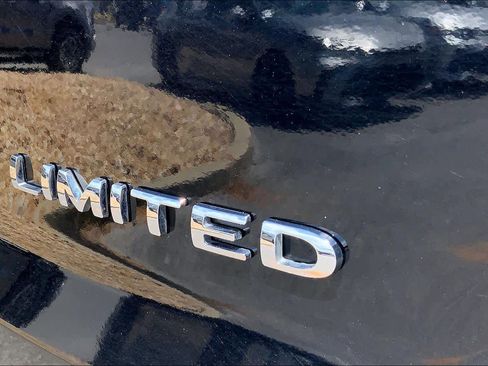 Used 2018 Ford Explorer Limited FWD image 10