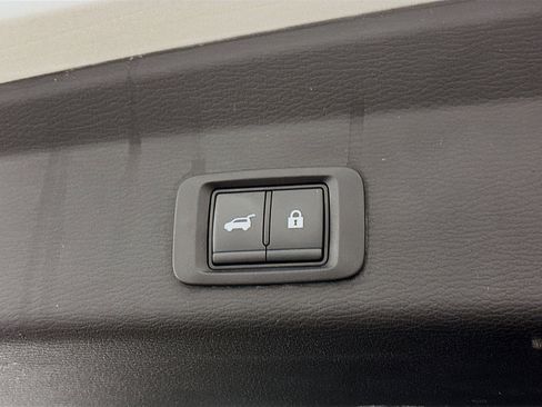 Used 2024 Mitsubishi Outlander SE Black Edition image 32