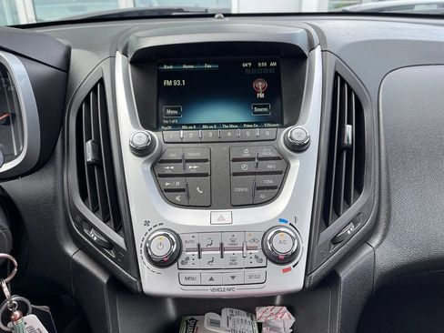 Used 2017 Chevrolet Equinox Premier w/ Enhanced Convenience Package FWD image 8