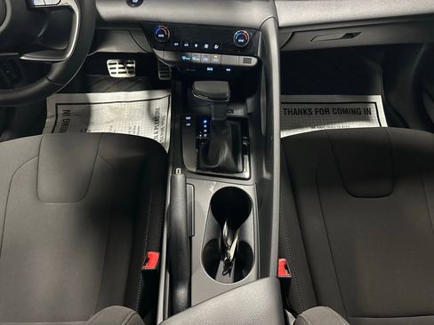 Used 2025 Hyundai Elantra Sport image 33