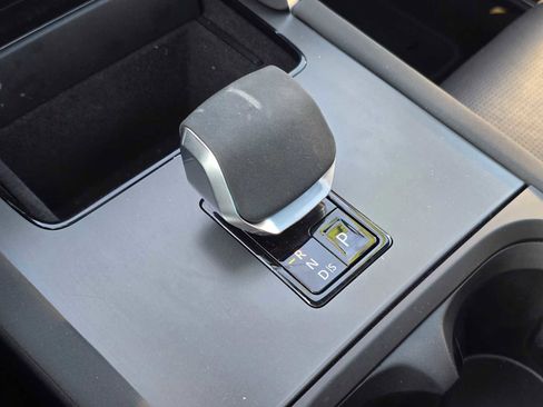 Used 2024 Land Rover Discovery Sport Dynamic SE image 34