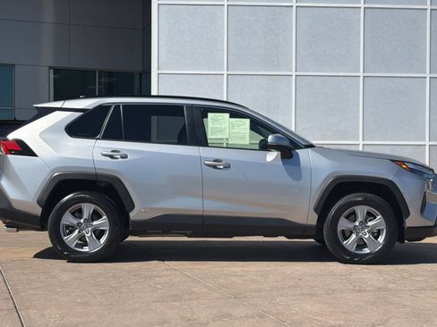 Used 2025 Toyota RAV4 XLE AWD/4WD image 3