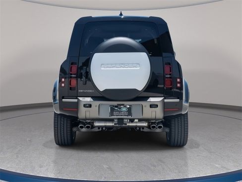 New 2025 Land Rover Defender 110 X-Dynamic SE image 4