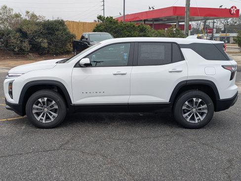New 2026 Chevrolet Equinox LT w/ Safety and Technology Package image 7