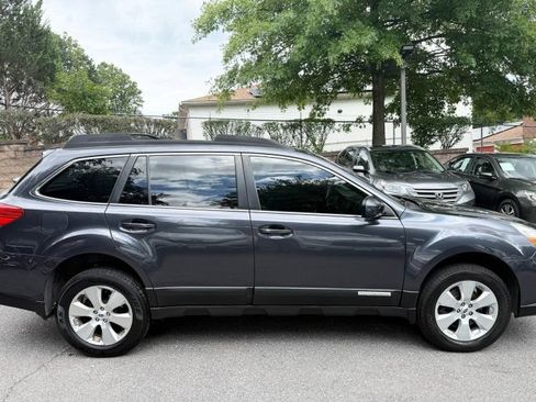 Used 2012 Subaru Outback 3.6R Limited AWD/4WD image 8