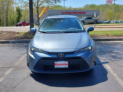 Used 2024 Toyota Corolla LE image 3