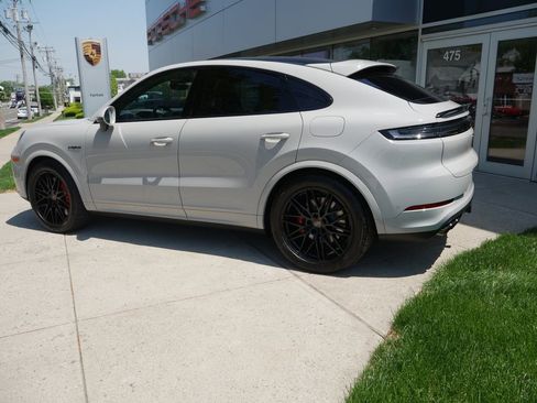 New 2026 Porsche Cayenne Turbo AWD/4WD image 3