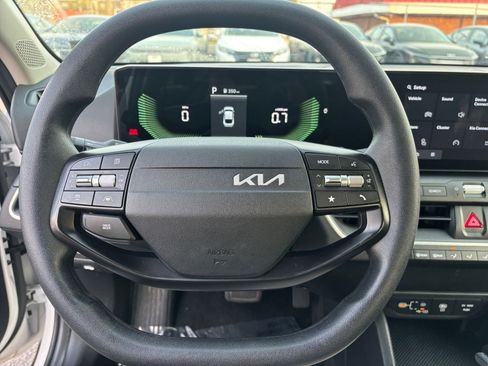 Used 2025 Kia K4 LXS image 29