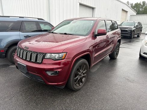 Used 2018 Jeep Grand Cherokee Altitude AWD/4WD image 1