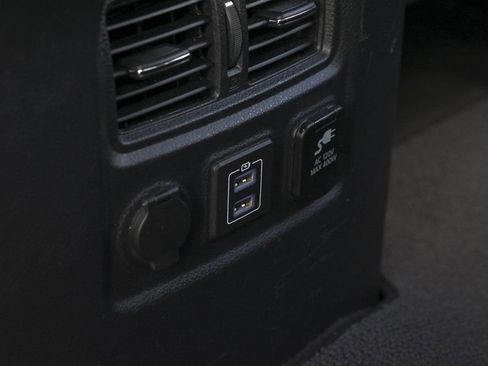 Used 2019 Nissan Titan PRO-4X image 33