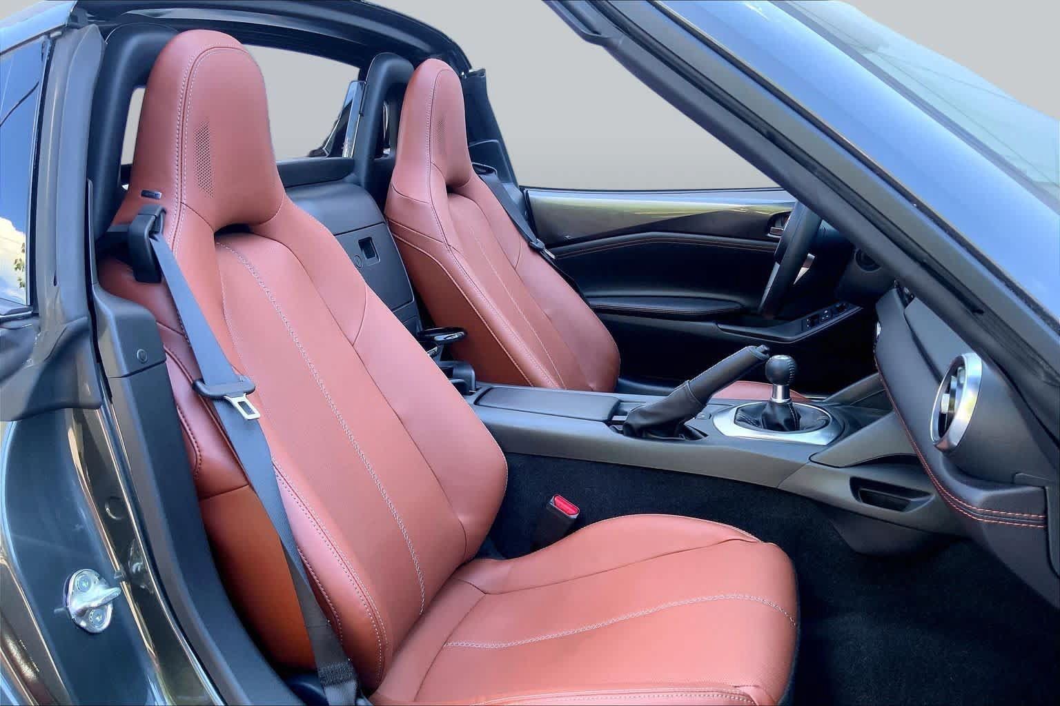 Used 2022 MAZDA MX-5 Miata RF Grand Touring RWD image 8