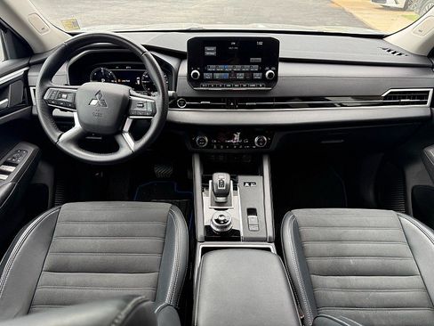 Used 2024 Mitsubishi Outlander SE AWD/4WD image 14