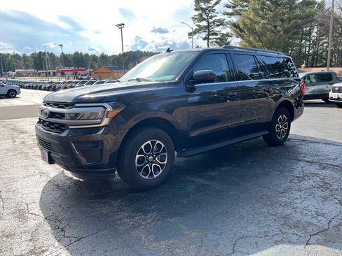 Used 2024 Ford Expedition Max XLT AWD/4WD image 3