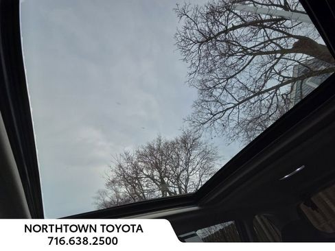 Used 2022 Subaru Forester Premium image 21