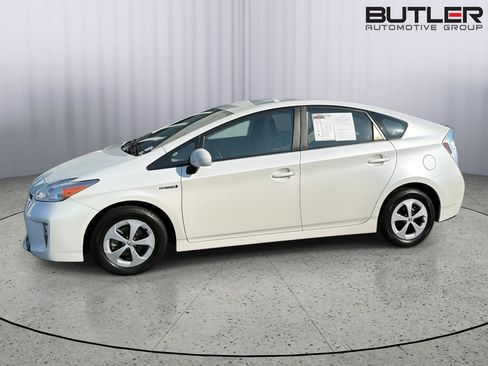 Used 2015 Toyota Prius Three FWD image 3