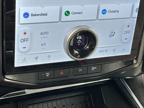 Certified 2024 Ford F150 Lightning Platinum image 21