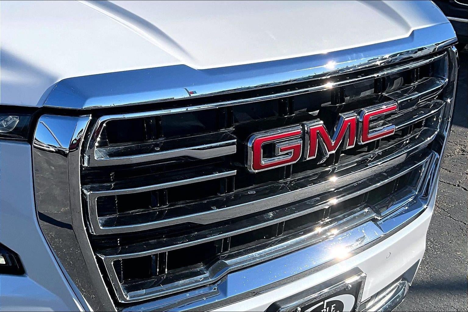 Used 2024 GMC Yukon XL SLT w/ SLT Luxury Package AWD/4WD image 31