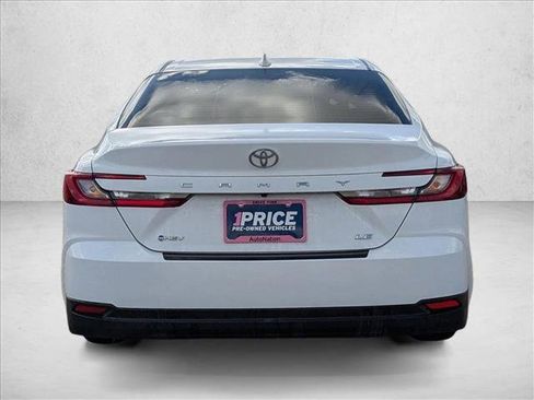 Used 2025 Toyota Camry LE w/ Convenience Package image 6