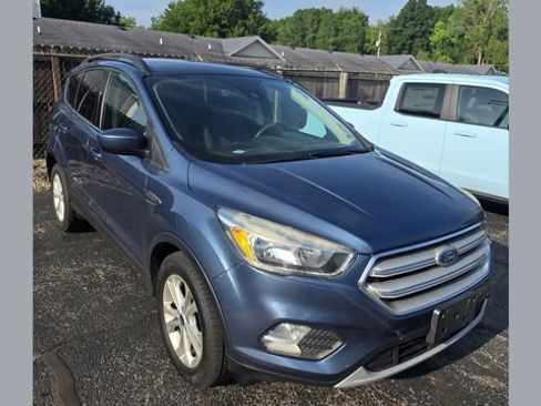Used 2018 Ford Escape SE w/ Ford Safe & Smart Package FWD image 1